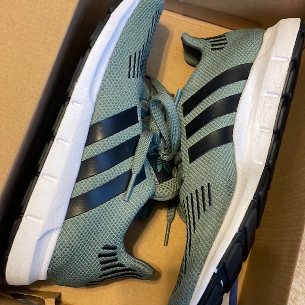 Adidas swift run junior green shoes